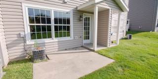 2 Bedroom Townhome off West Circle Drive Gallery 7
