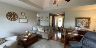 FULLY FURNISHED 4 BEDROOM, WALKOUT BASEMENT - SHORT TERM 6 MONTH RENTAL AVAILABLE IN OZARK! Gallery 9