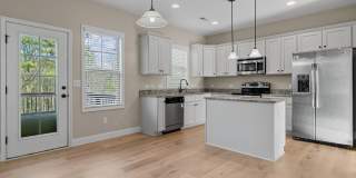 204 Sandy Springs Road Gallery 12