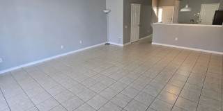 Lakefront Townhome in MetroWest Gallery 8