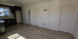 1654 N Russell Ave Gallery 1