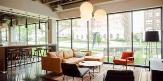 International Gallery 17