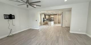 2366 W Gloria Lane Gallery 21