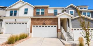 Newer 4 Bed 2.5 Bath Home in Saratoga Springs with Community Pool Gallery 1