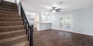 Modernized 3 Bedroom Home Near Mueller ~ Huge Backyard & Deck Gallery 35