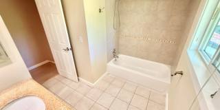 Spacious 4BD/3BA Bellevue Home with Private Backyard & Garage Gallery 14