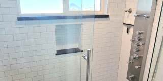 Large 3 Bedroom, 3 Bathroom Home with Solar Gallery 17