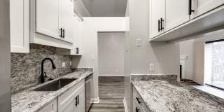 Beautifully remodeled one bedroom, one bath in Lake Wylie Woods! Gallery 13