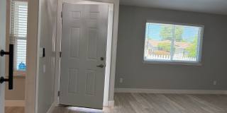 Absolutely gorgeous 3 bedroom 2 bath house Gallery 7