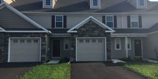 Beautiful 3 Bedroom Townhome in Mt. Joy Gallery 1