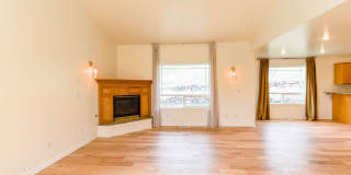 Beautiful 3 bed/2.5 bath single family home w/attached 2 car garage Gallery 10