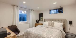 Available NOW! Fully Furnished 4 Bedroom 2 Bath Beautiful Home in Denver! Gallery 22