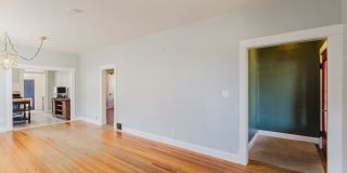 Amazing Highlands location with huge walkability! Gallery 8