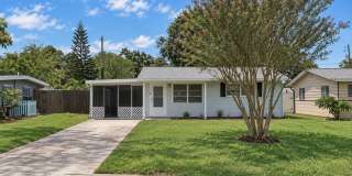 2 Bedroom, 1 Bathroom Home for Rent in St Petersburg! Gallery 1