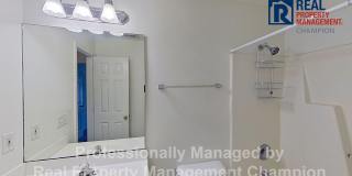 Upper Level Condo in Holton Place w/Community Pool Gallery 17