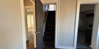 Spacious 2BR + Den with Huge Deck & Hardwood Floors Gallery 17