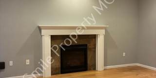 A beautiful 3 bedrooms and 2.5 bathrooms townhouse located in Milwaukie city. Gallery 3