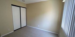 Spacious 3 bedroom 2.5 bath Condo for rent in Woodland Hills! Gallery 44