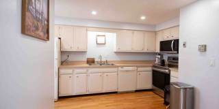 2 Bedroom Condo Available August 1st Gallery 5