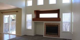 Beautiful 3 BR/2 1/2 BA Home in Highlands Ranch! Gallery 4