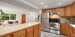 Cozy 2-bedroom 2 bath house in Redmond- Offering a 6-month lease. Gallery 10