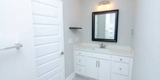 Stunning Condo with Garage space Stunning Condo with Garage space Gallery 18