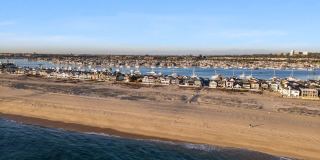 Exquisite Beachfront Luxury on Balboa Peninsula Double Lot Gallery 64