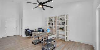 Meticulously renovated single-story contemporary estate Gallery 29