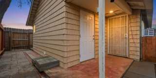 910 N Kaweah Street Gallery 1