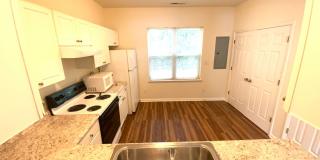 Updated 2 bedroom in fantastic location near Duke Med Center, on busline & convenient to many local amenities! Gallery 9