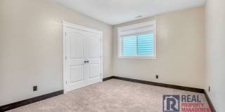 Beautiful - Elegant - 5 Bedrooms - 3 Car - 3,700 sq ft - Home for rent Beautiful - Elegant - 5 Bedrooms - 3 Car - 3,700 sq ft - Home for rent Gallery 32