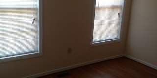 3 BEDROOM REMODELED UNIT! Gallery 4