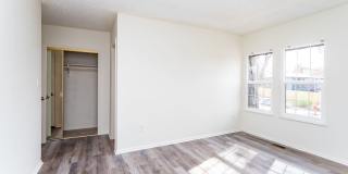 Beautifully Maintained Townhome with Fantastic Amenities Gallery 22