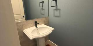 Stunning Contemporary townhome in Coveted Peterkort Woods, near St. Vincent's in Cedar Mill Stunning Contemporary townhome in Coveted Peterkort Woods, near St. Vincent's in Cedar Mill Gallery 33
