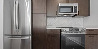 The Landing at Vinnin Square Gallery 11