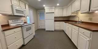 Spacious 2-Bedroom, 2-Bath Duplex with Large Fenced Yard in Williamstown – $2,200/Month Gallery 1