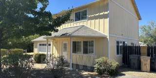 715 SW Laurel St Gallery 1