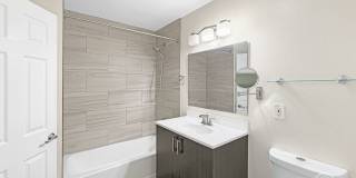 Modern 3BD/1.5BA Townhome in Tierrasanta with Kitchen Island, Private Yard, Pool & Tennis Court Gallery 15