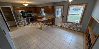 Spacious Elyria Split-Level Near LCCC with Fireplace & Fenced Yard Gallery 6