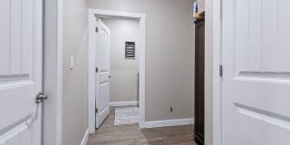 Beautiful 4 bedroom home with Solar Panels Gallery 19