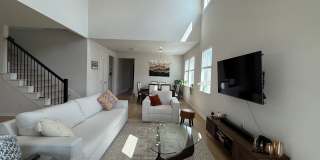 Wonderful 5 bedroom 4 bath home with Office + Media Room Gallery 9