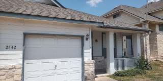 Cute duplex in HOA managed subdivision in Round Rock, close to Dell & 130. Cute duplex in HOA managed subdivision in Round Rock, close to Dell & 130. Gallery 1