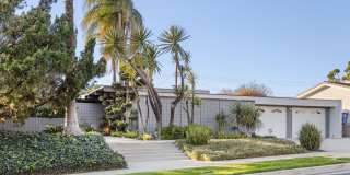 Stunning Mid-Century Modern 4 BR 3 BA with Bonus Room and Office Gallery 3