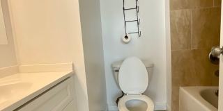 Convenient 2/2/1 with Lanai Gallery 42