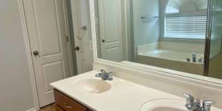 Spacious 4 Bedroom Home with Covered Patio in Cibolo Gallery 15