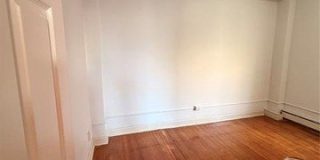 2627 John R #3 Street Gallery 7