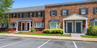 Gainsborough Court, Churchill Mews, and Copperfield Square Apartments & Townhomes Gallery 31