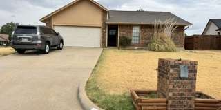 3 bed 2 bath home ready for move in, South Oklahoma City, Moore Schools! Gallery 1