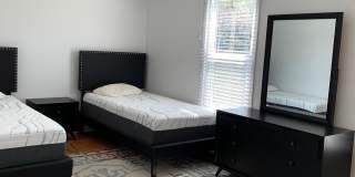 279 Lake Avenue Gallery 12