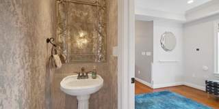 50 N BENTZ Street Gallery 19